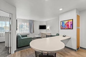 Suite, 1 Queen Bed with Sofa bed, Non Smoking