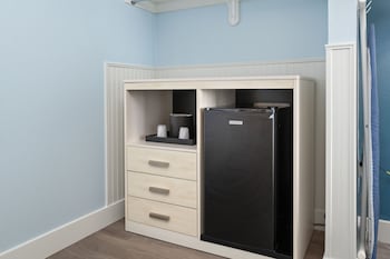 Standard Room, 2 Queen Beds (Pet Friendly Room)