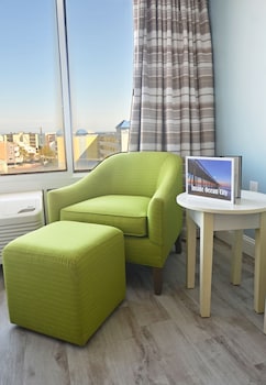 Standard Room, 2 Queen Beds (No Pets Allowed)
