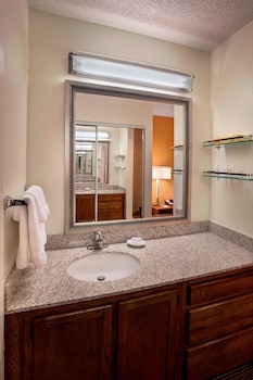 Suite, Multiple Beds, Accessible (Mobility Roll in Shower Two Bedrooms)