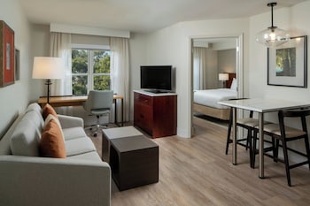 Suite, 1 Bedroom (Mobility/Hearing Accessible, Tub)
