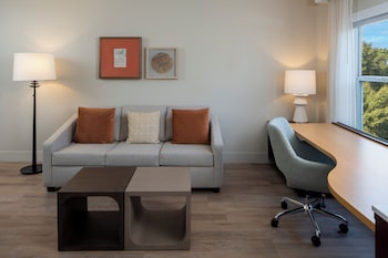 Studio, 1 Queen Bed with Sofa bed (Mobility/Hearing Accessible, Tub)