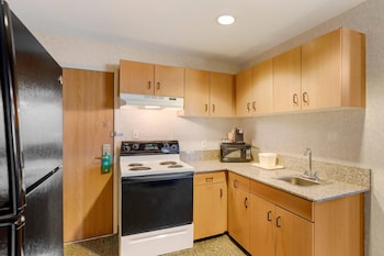 Suite, 1 King Bed, Non Smoking, Kitchen
