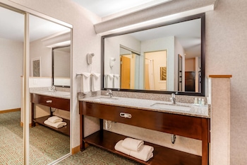 Suite, 1 King Bed, Non Smoking, Kitchen