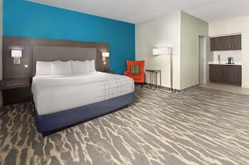 Deluxe Room, 1 King Bed, Non Smoking, Fireplace
