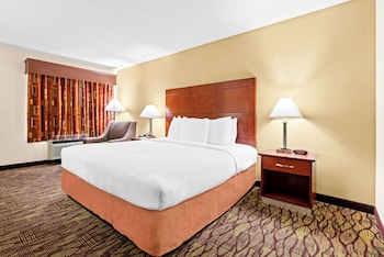 Standard Room, 1 King Bed, Accessible, Non Smoking