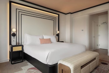 Deluxe Room, 1 King Bed, Ocean View (Single Use)