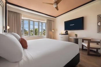 Deluxe Room, 1 King Bed, Ocean View (Single Use)