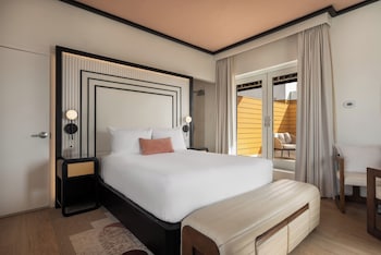 Premium Room, 1 Queen Bed, Partial Ocean View