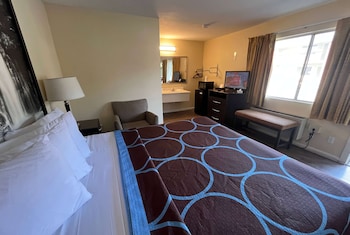 Standard Room, 1 Queen Bed