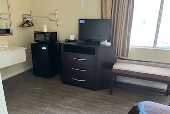 Standard Room, 1 Queen Bed