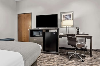 Standard Room, 1 Queen Bed, Non Smoking, Patio