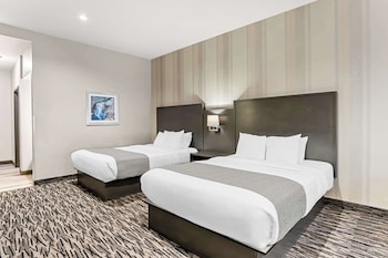 Standard Room, 2 Queen Beds, Non Smoking, Refrigerator & Microwave (Walk-in Shower)