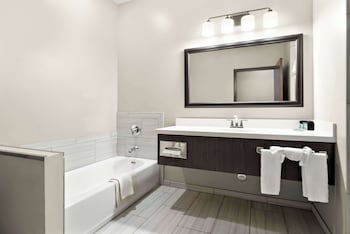 Standard Room, 2 Queen Beds, Non Smoking, Refrigerator & Microwave (Walk-in Shower)