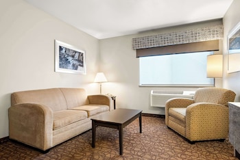 Suite, 1 King Bed, Non Smoking, Refrigerator & Microwave (Separate Living Room;with Sofabed)