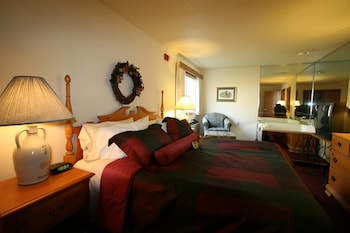 Suite, 1 King Bed, Non Smoking, Jetted Tub (with Sofabed)