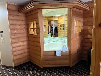 Standard Room, 1 Queen Bed, Non Smoking, Jetted Tub (Theme Room)