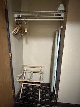 Standard Room, 1 Queen Bed, Non Smoking, Jetted Tub