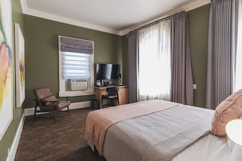 Suite, 1 King Bed, City View