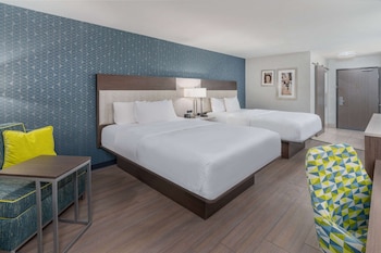 Room, 2 Queen Beds, Non Smoking (Various Views)