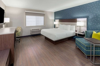 Room, 1 King Bed, Accessible, Non Smoking (Mobility, Roll-In Shower)