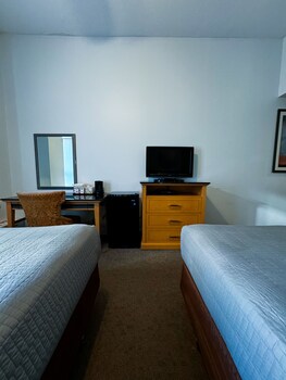 Standard Double Room, 2 Queen Beds (Rear Facing)