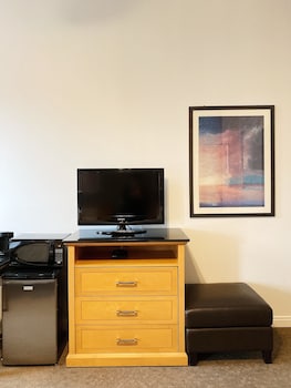Deluxe Room, 2 Queen Beds (Front Facing)
