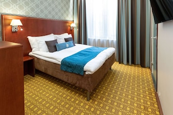 Standard Room, 1 Queen Bed