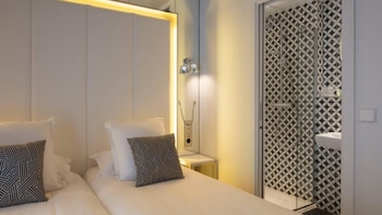 Club Twin Room