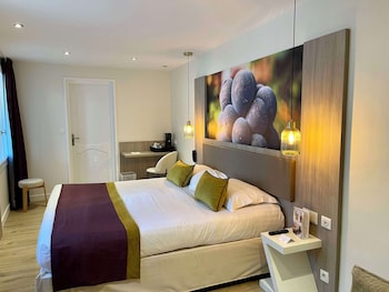 Deluxe Room, Multiple Beds, Non Smoking