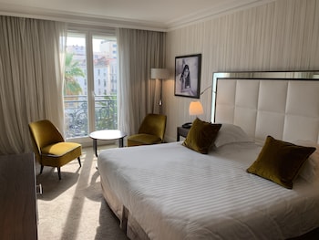 Privilege Room, 1 Double or 2 Single Beds, Pool View