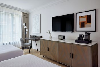Friends and Family Room