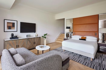Champs Elysees view Suite