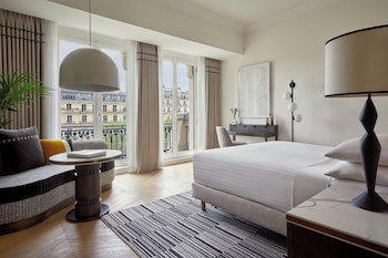 Champs Elysees View Room