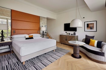 Champs Elysees View Room