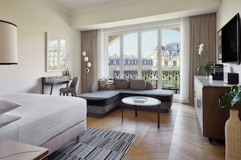 Champs Elysees view Suite