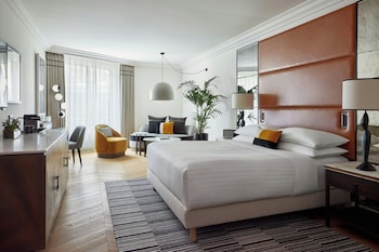 Parisian Junior Suite