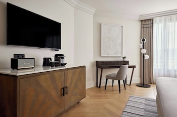 Friends and Family Room