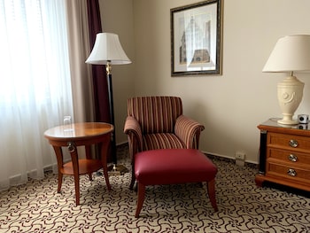 Deluxe Room, 1 Queen Bed