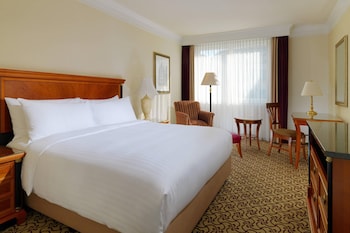 Executive Room, 1 King Bed, Executive Level