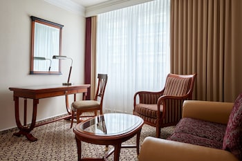 Deluxe Room, 1 Queen Bed