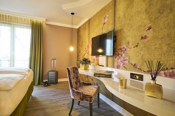 Grand Deluxe Double Room