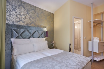 Classic Double Room (French Bed 140 x 200)
