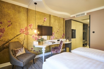 Grand Deluxe Double Room