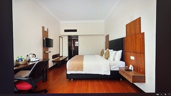 Deluxe Room, 1 King Bed