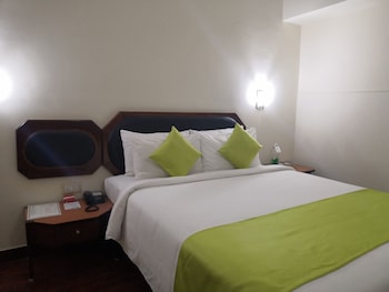 Deluxe Room, 1 King Bed