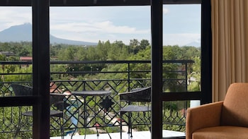 Royal Room, 2 Bedrooms, Balcony, Mountain View