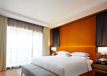 Signature Suite, 1 Bedroom, Smoking, City View