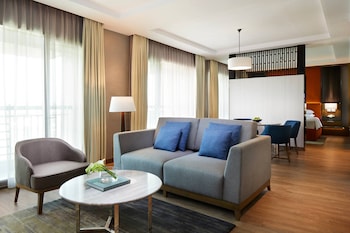 Signature Suite, 1 Bedroom, Smoking, City View