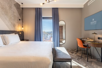 Deluxe Room, Balcony, City View